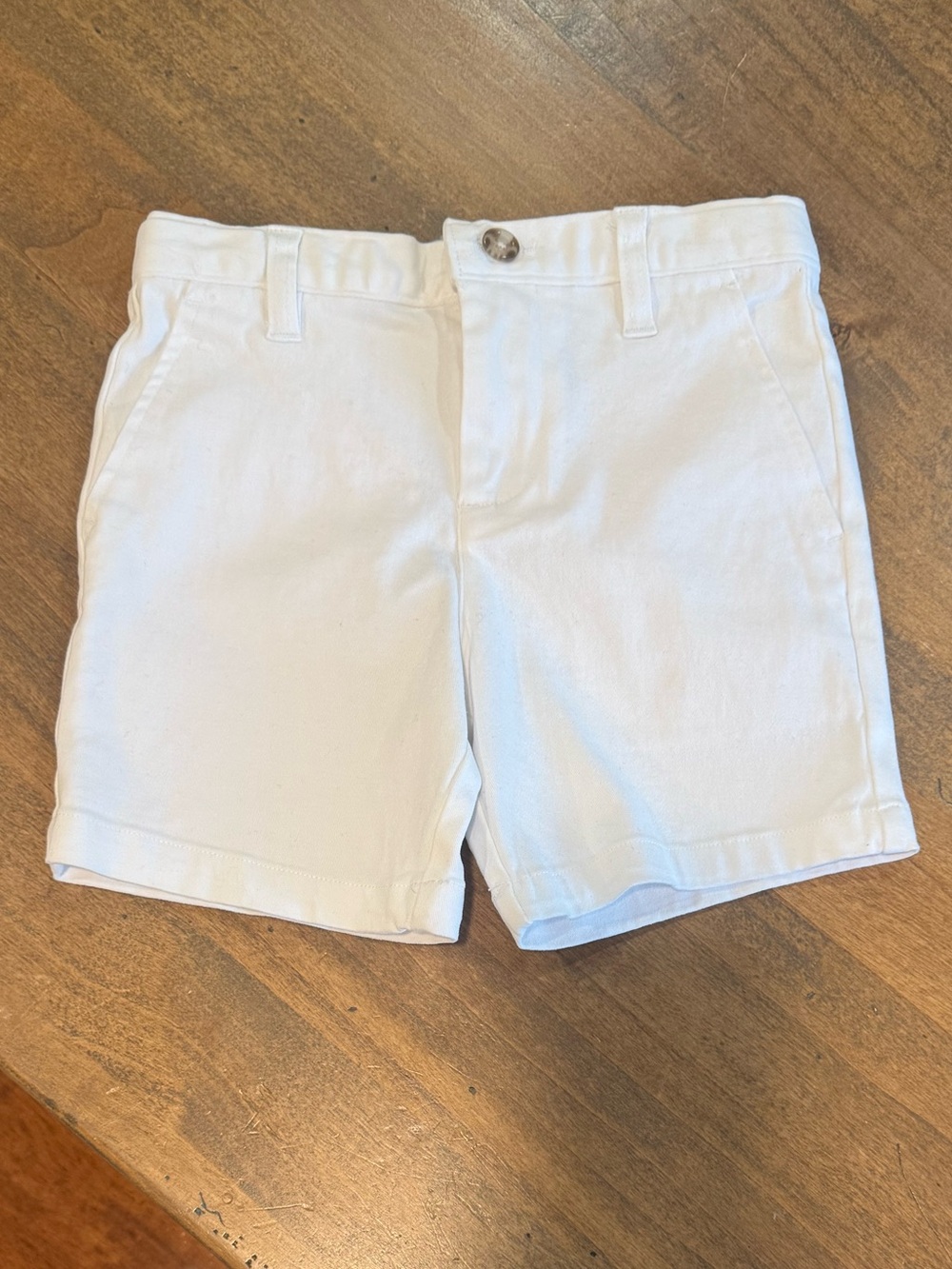 Class Club White Cotton Bermuda Shorts